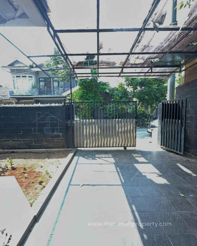 Rumah-Siap-Huni-Komplek-Pejaten-Indah-Jakarta-Selatan-2-Lantai-3-Kamar-4
