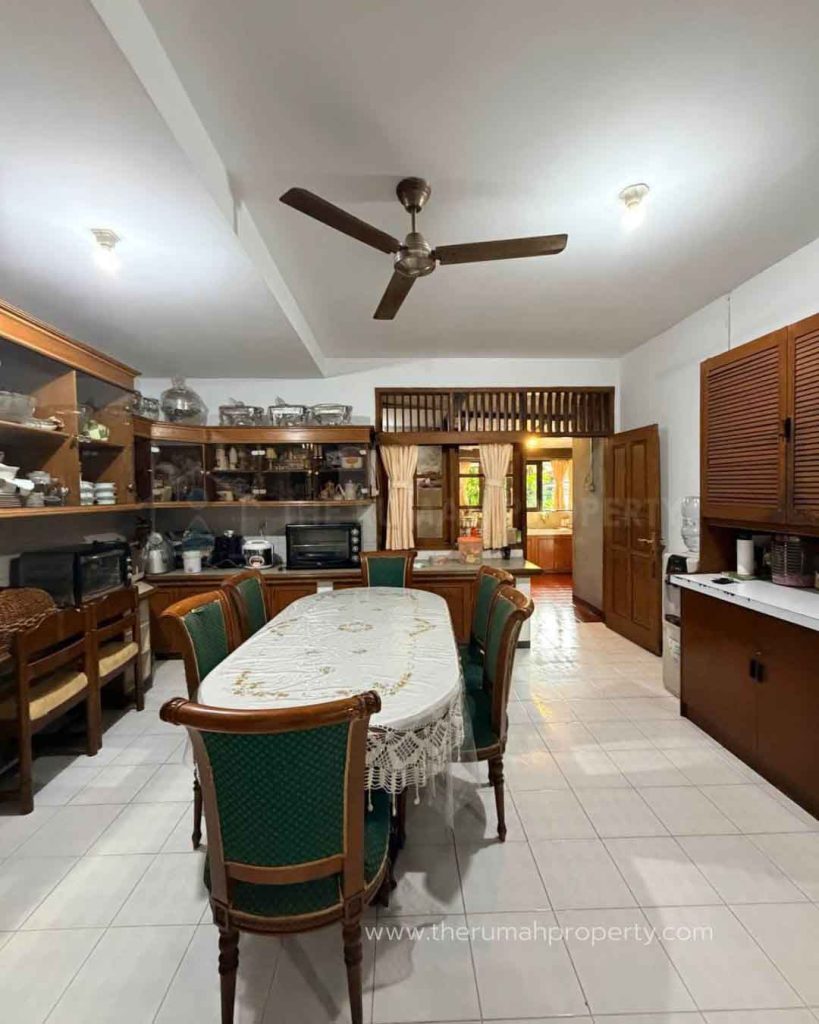 Rumah-Tanah-Kusir-Kebayoran-Lama-Jaksel-Hanya-Hitung-Tanah-Saja-7