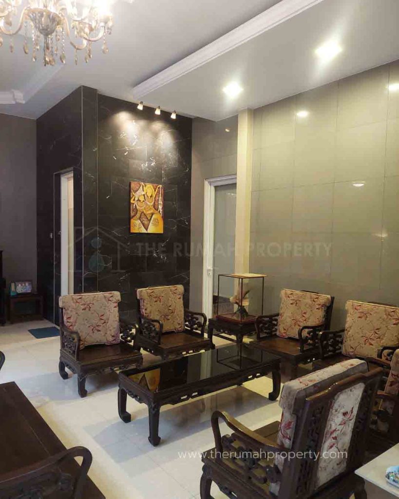Rumah-Tanah-Luas-Dekat-Cimanggis-Emeralda-Golf-Ada-Kolam-Ikan-Koi-Halaman-Luas-29