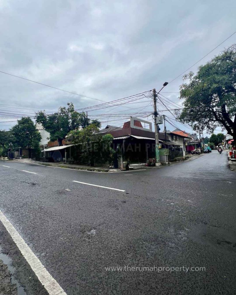 Rumah-Tanah-Luas-Tebet-Lokasi-Pinggir-Jalan-Tanah-Luas-1069-Meter-Persegi-1