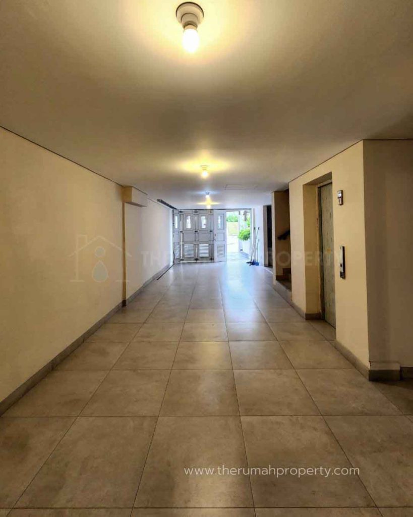 Townhouse-4-Lantai-Private-Lift-Pondok-Pinang-Jakarta-Selatan-Dekat-ke-Pondok-Indah-3