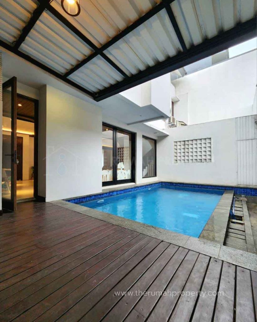 Townhouse-One-Gate-System-Pondok-Pinang-3-lantai-Dengan-Basement-dan-Kolam-Renang-Pribadi-1