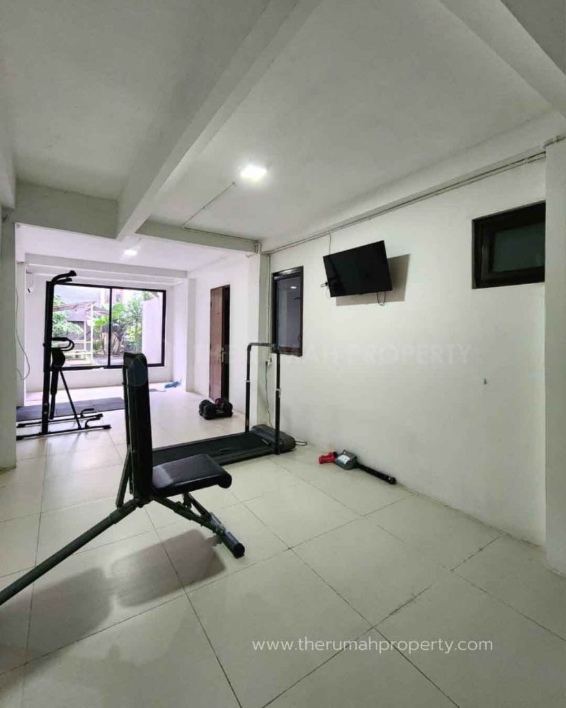 Townhouse-One-Gate-System-Pondok-Pinang-3-lantai-Dengan-Basement-dan-Kolam-Renang-Pribadi-6