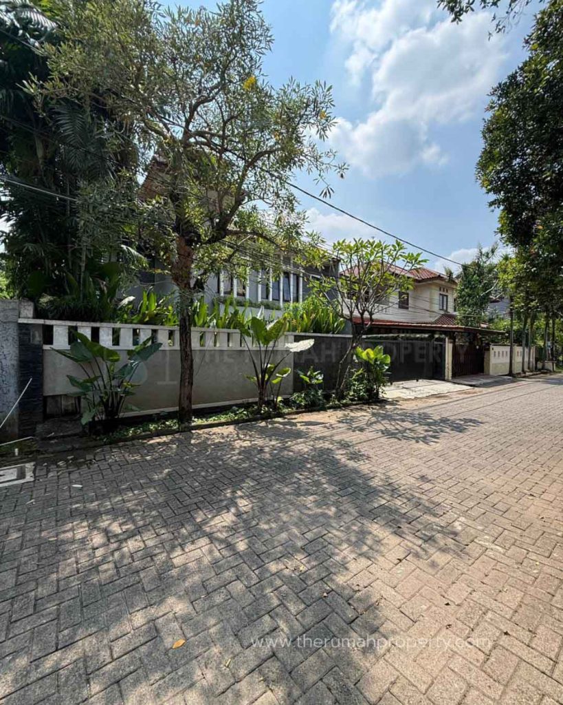 Dijual-Rumah-Cantik-Terawat-Rempoa-Dekat-ke-Veteran-Raya-Dalam-Komplek-2