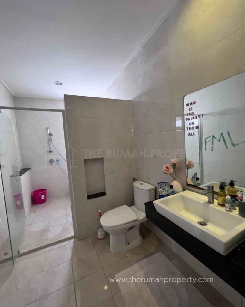 Dijual-Rumah-Full-Furnished-Posisi-Hook-River-Valey-Residence-38