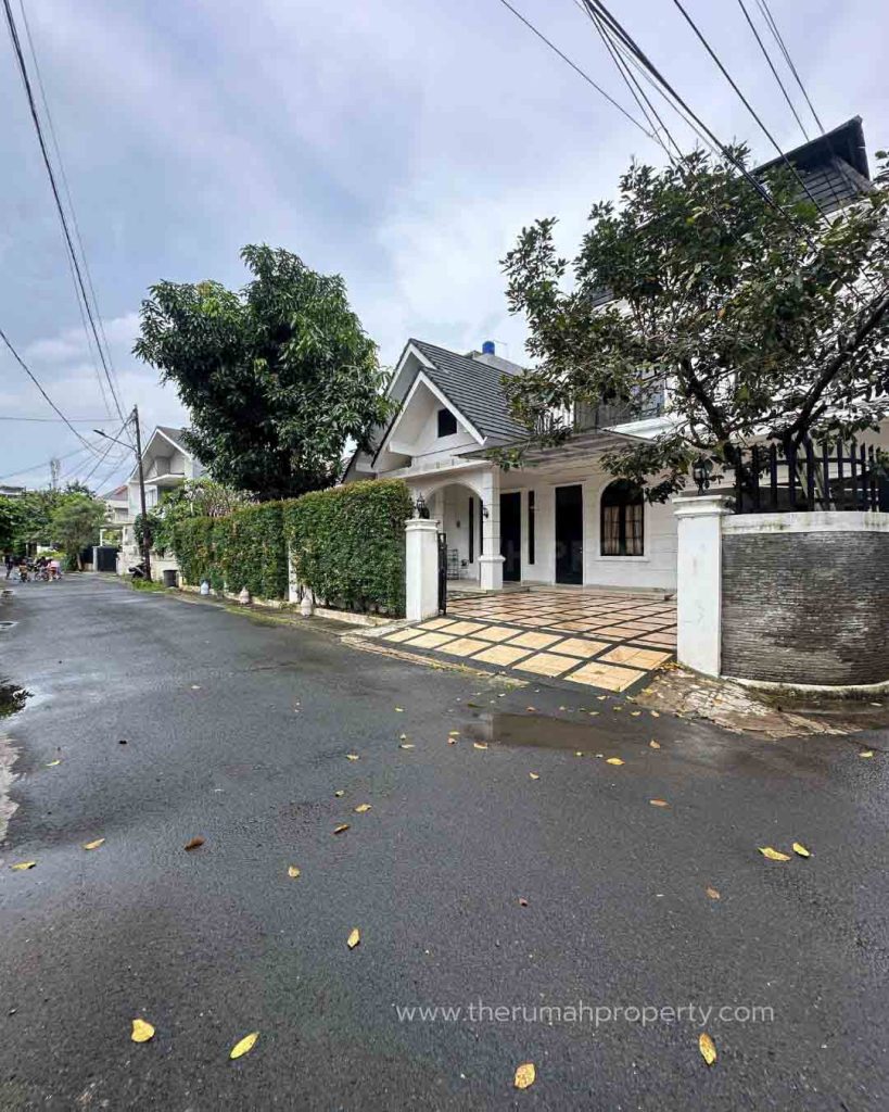 Dijual-Rumah-Hook-Dalam-Komplek-di-Cilandak-Dekat-ke-Jalan-Raya-Fatmawati-1