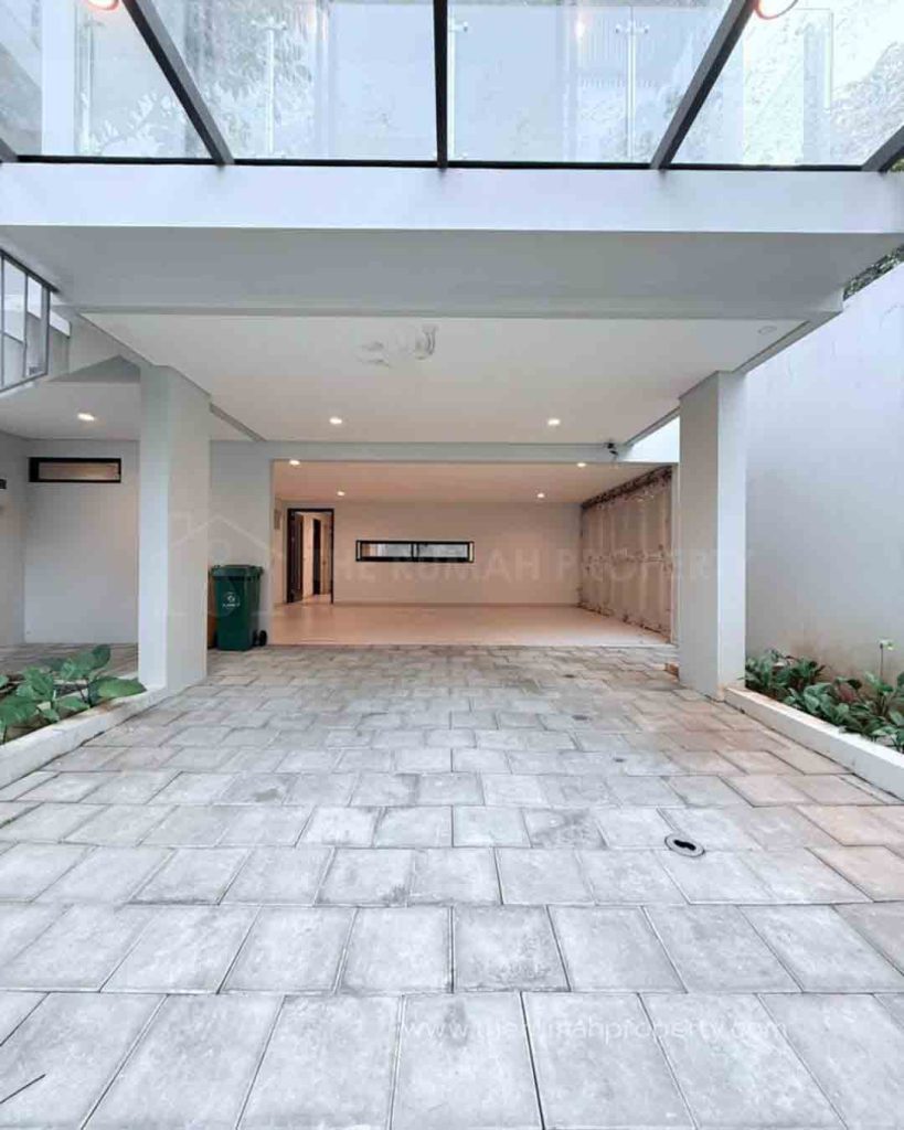 Dijual-Rumah-Hook-di-Serenia-Hills-Unfurnished-Hadap-Timur-4