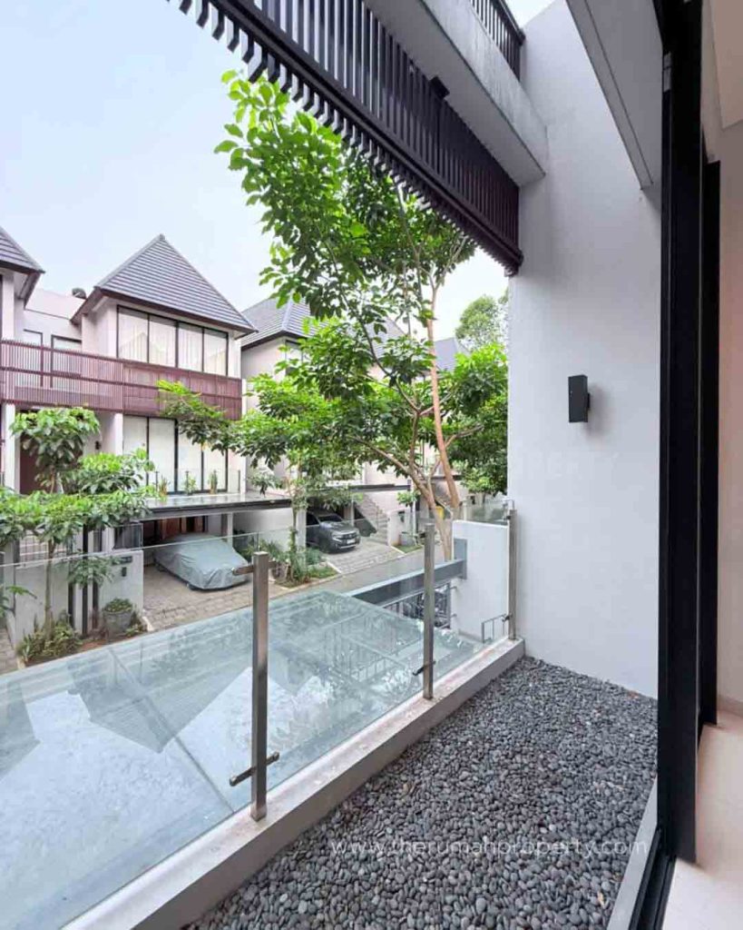 Dijual-Rumah-Hook-di-Serenia-Hills-Unfurnished-Hadap-Timur-6