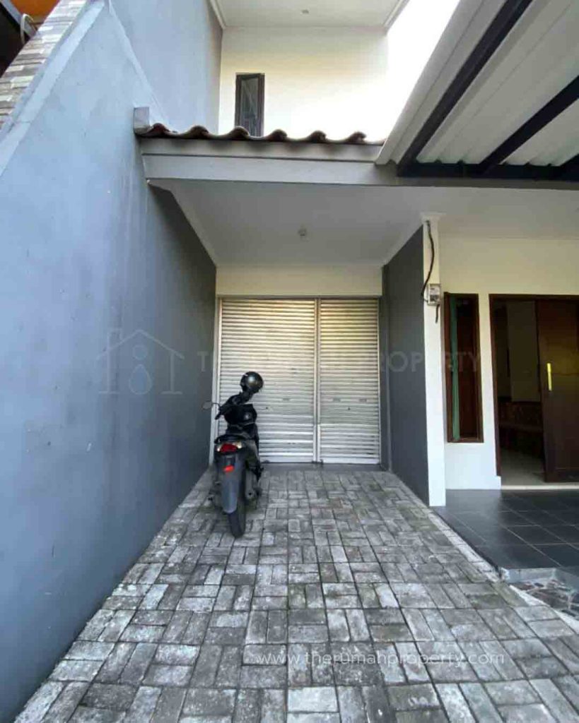Dijual-Rumah-Satu-Setengah-Lantai-Dalam-Koplek-Caman-Raya-Jatibening-2