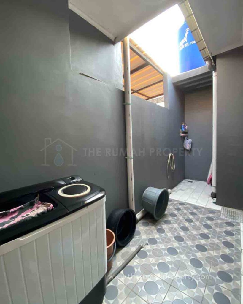 Dijual-Rumah-Satu-Setengah-Lantai-Dalam-Koplek-Caman-Raya-Jatibening-9