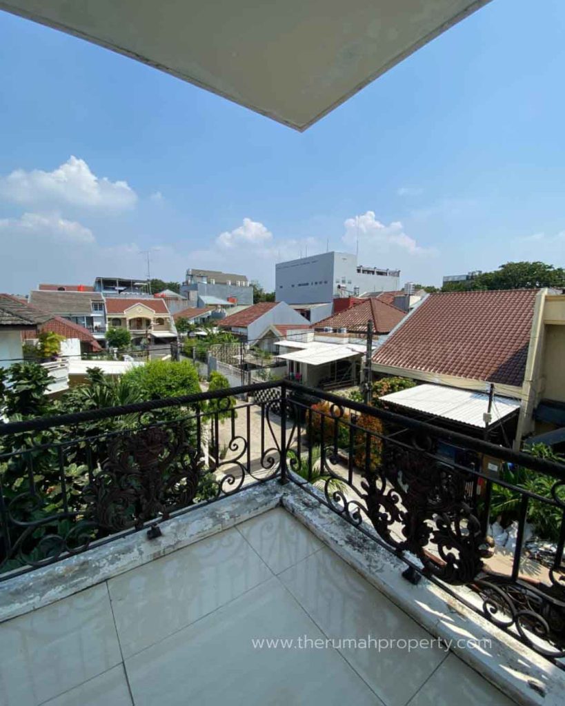 Dijual-Rumah-di-Kelapa-Gading-Akses-Jalan-Lebar-Dekat-ke-MaI-Kelapa-Gading-12