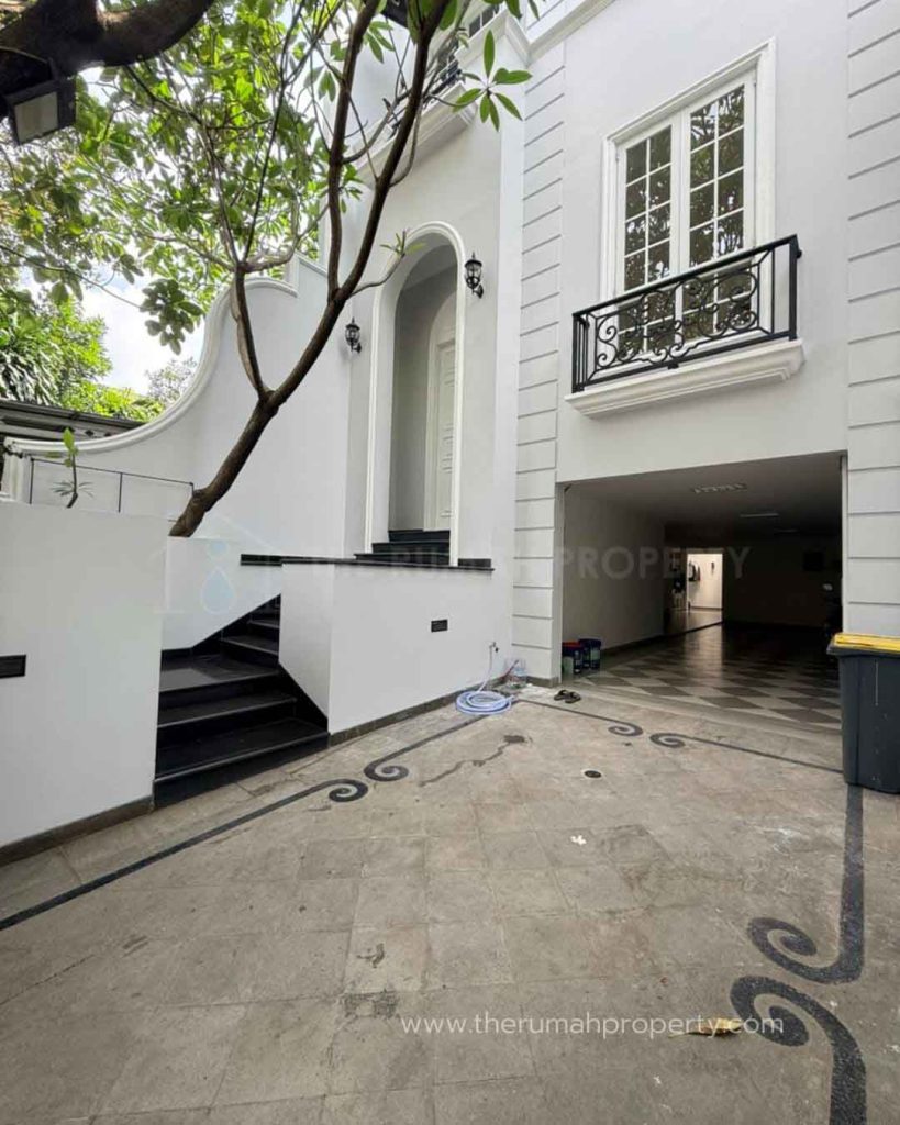 Disewakan-Rumah-3-Lantai-Sudah-Renovasi-Gaharu-Cipete-Jaksel-1