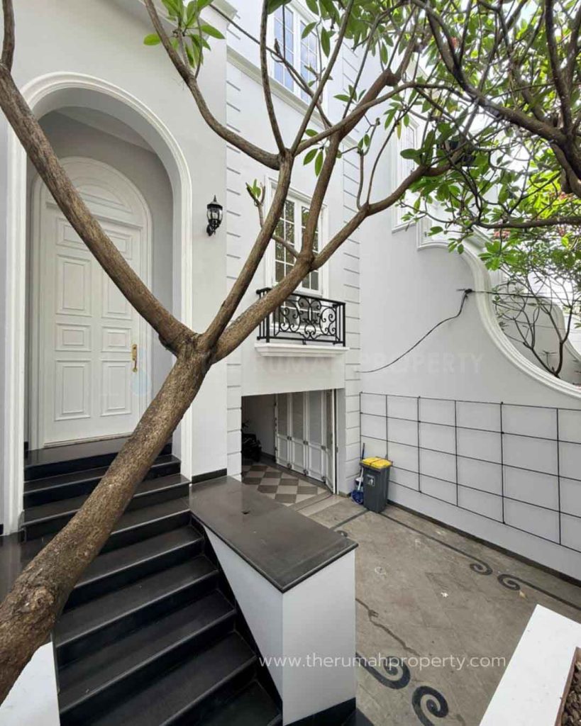 Disewakan-Rumah-3-Lantai-Sudah-Renovasi-Gaharu-Cipete-Jaksel-2