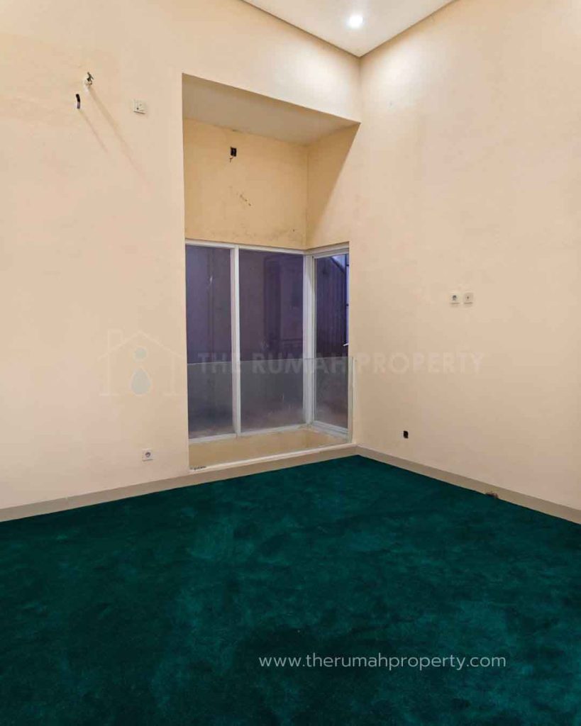 Jual-Cepat-Rumah-Dalam-Cluster-di-BSD-Tangerang-Private-Pool-Hadap-Timur-9
