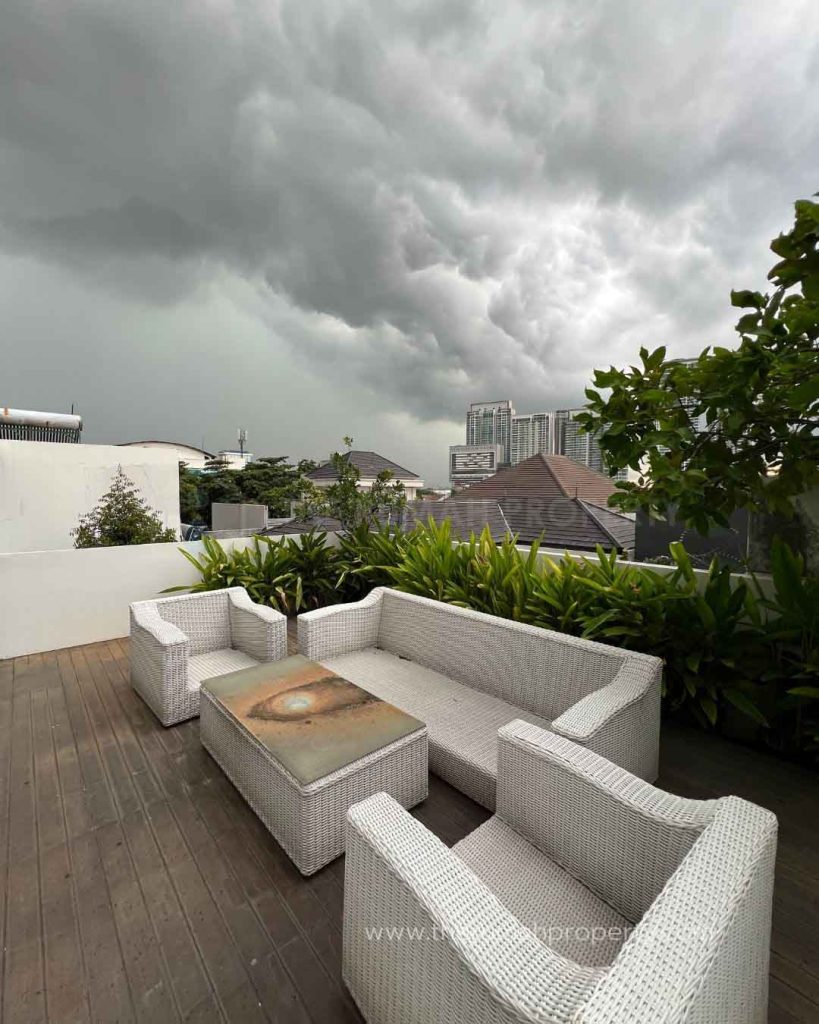 Jual-Rumah-3-Lantai-Desain-Modern-Unit-Bagus-Kemang-Semi-Cluster-10