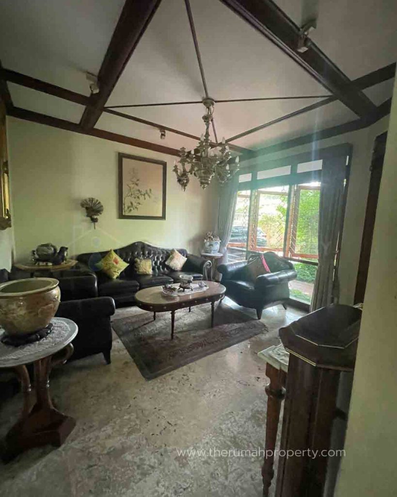 Jual-Rumah-Lama-Berada-di-Jalan-Utama-di-Pondok-Indah-Jaksel-3