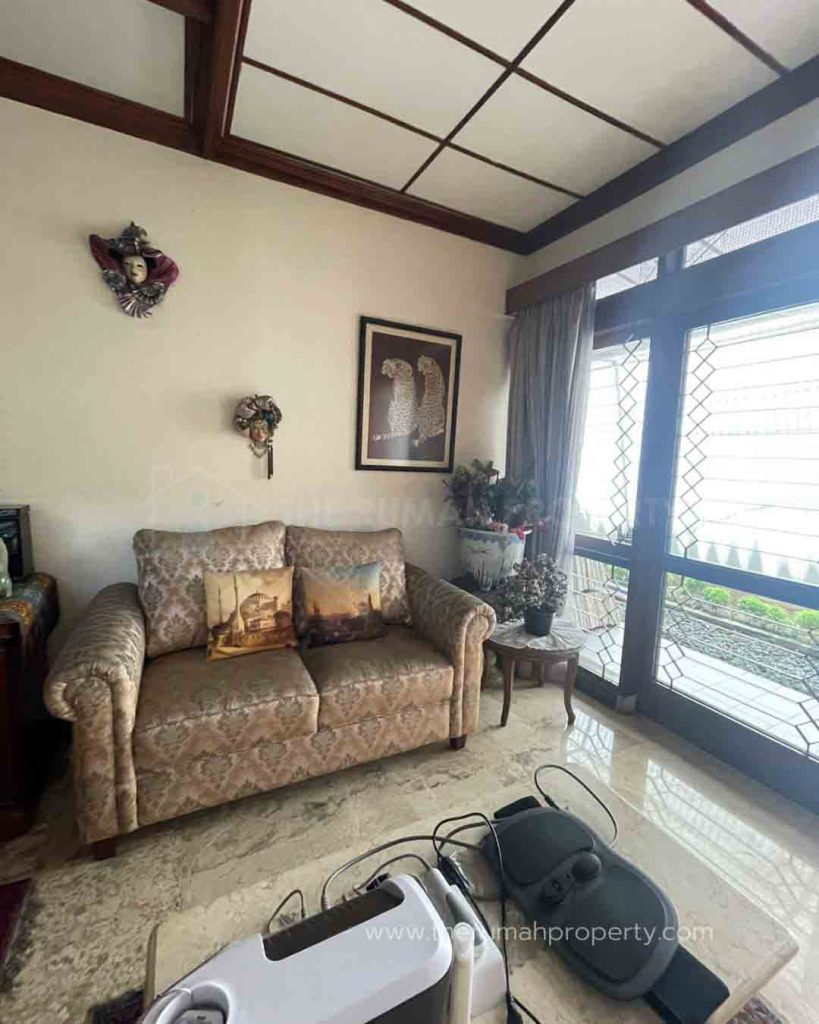 Jual-Rumah-Lama-Berada-di-Jalan-Utama-di-Pondok-Indah-Jaksel-5