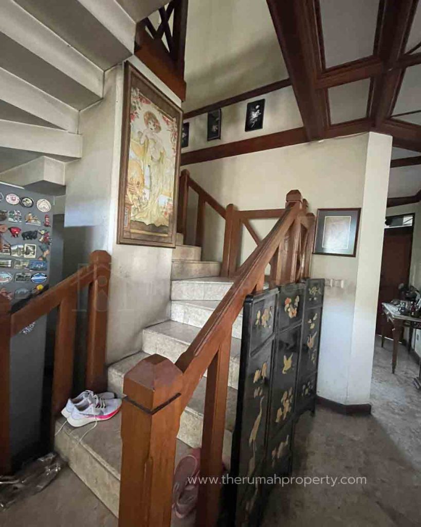 Jual-Rumah-Lama-Berada-di-Jalan-Utama-di-Pondok-Indah-Jaksel-9