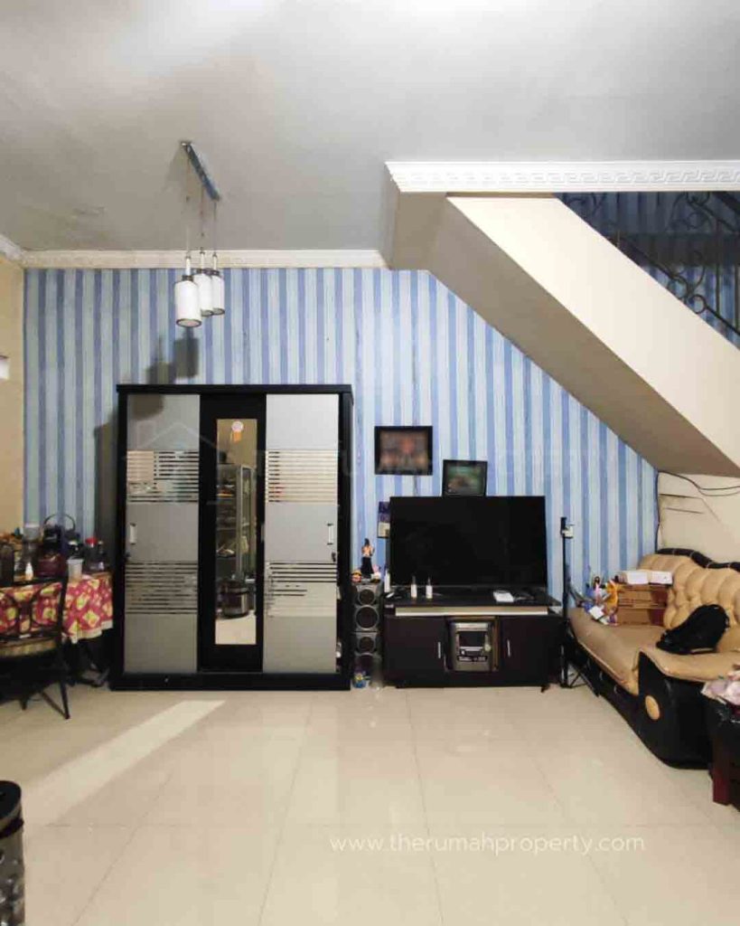 Jual-Rumah-Pondok-Bambu-Jakarta-Timur-2-Lantai-3-Kamar-8