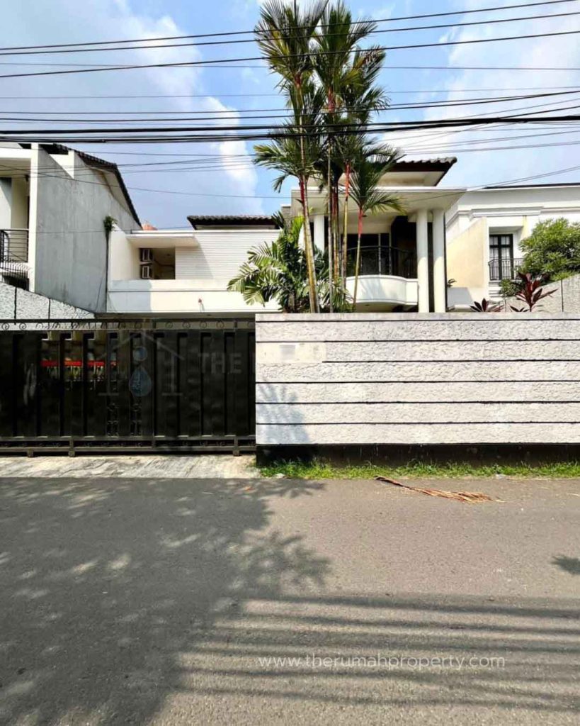 Jual-Rumah-Siap-Huni-2-Lantai-Fasilitas-Kolam-Renang-Kemang-Jaksel-1