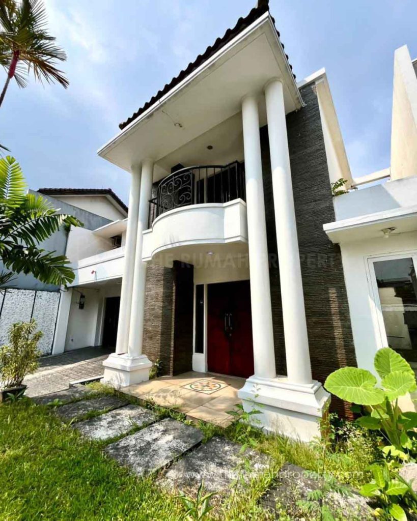 Jual-Rumah-Siap-Huni-2-Lantai-Fasilitas-Kolam-Renang-Kemang-Jaksel-3