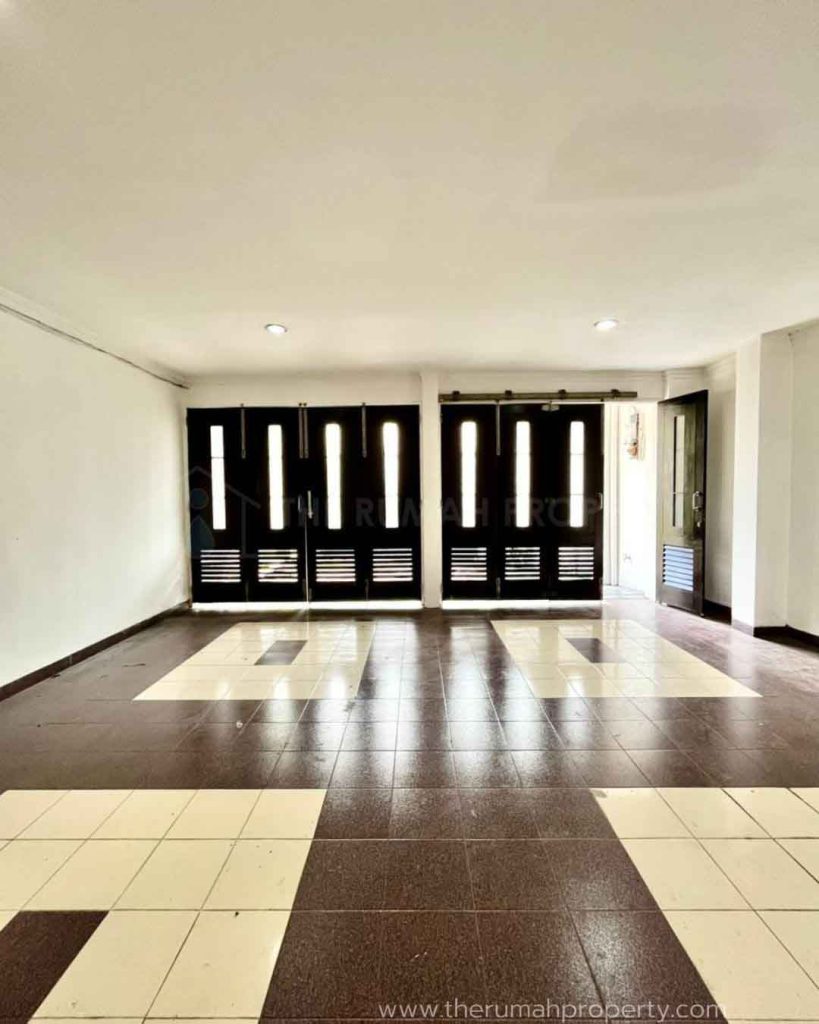 Jual-Rumah-Siap-Huni-2-Lantai-Fasilitas-Kolam-Renang-Kemang-Jaksel-5