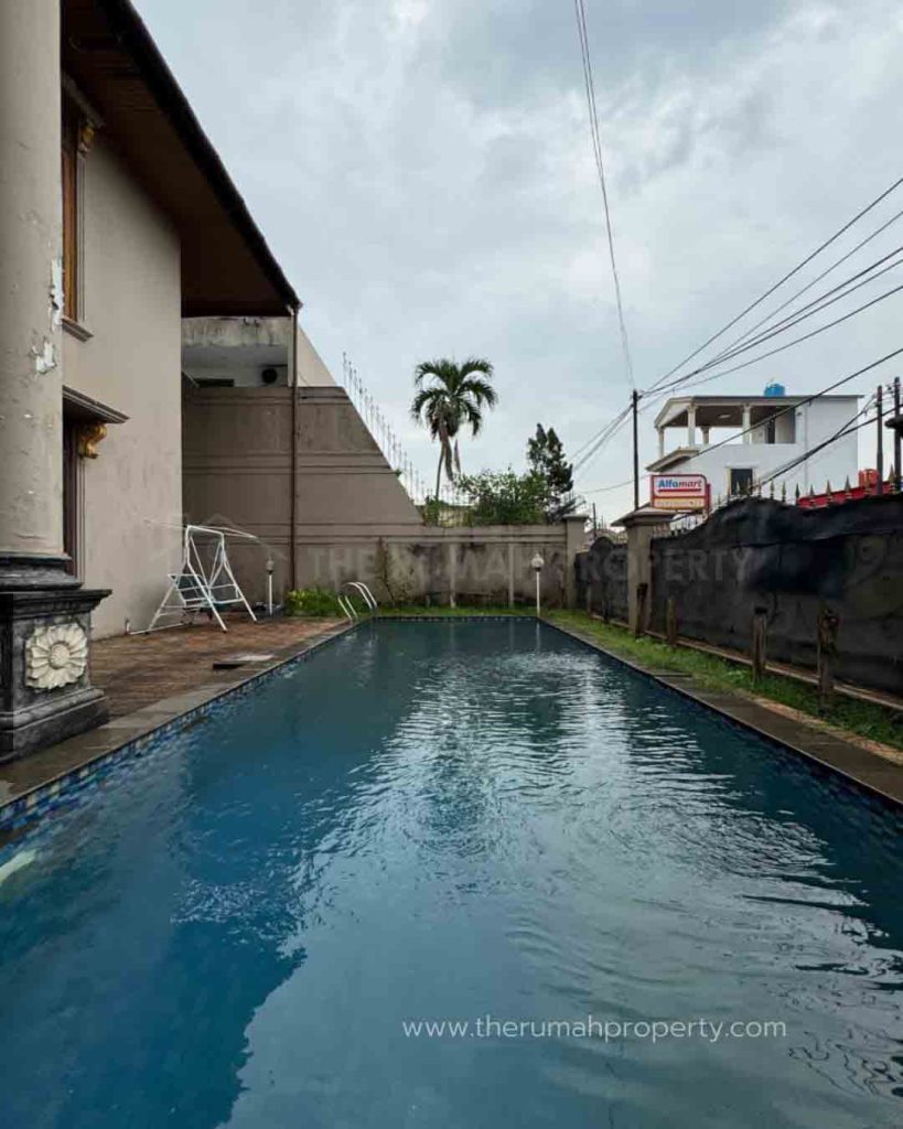 Jual-Rumah-Siap-Huni-Cipete-Kemang-Jaksel-Private-Pool-Desain-Klasik-1