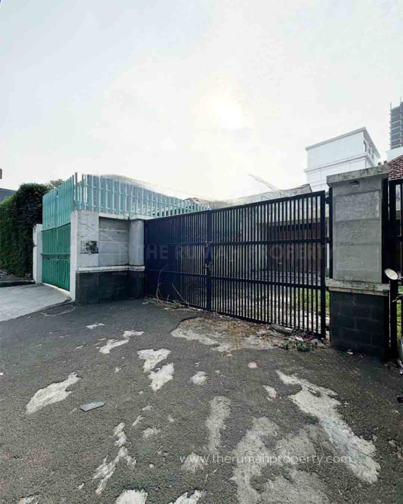 Jual-Rumah-Tua-Hitung-Tanah-di-Menteng-Jakarta-Pusat-Jalan-Lebar-6