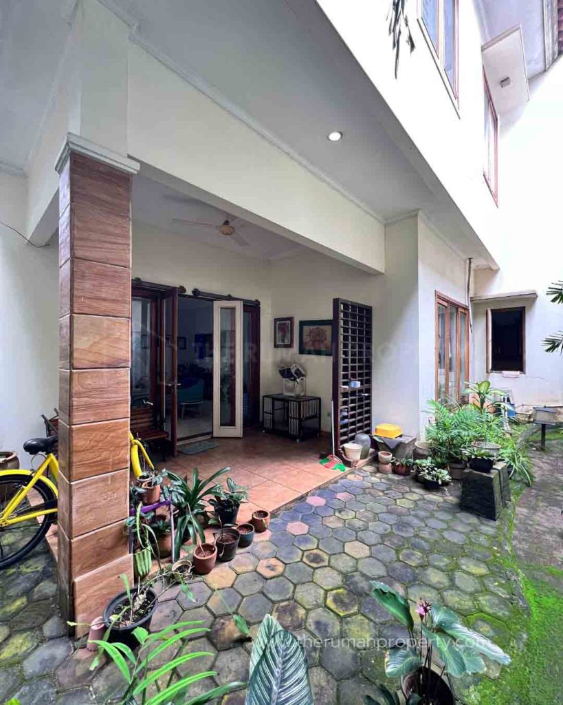 Jual-Townhouse-3-Lantai-di-Cilandak-Jakarta-Selatan-Akses-Mudah-ke-Tol-Cilandak-2