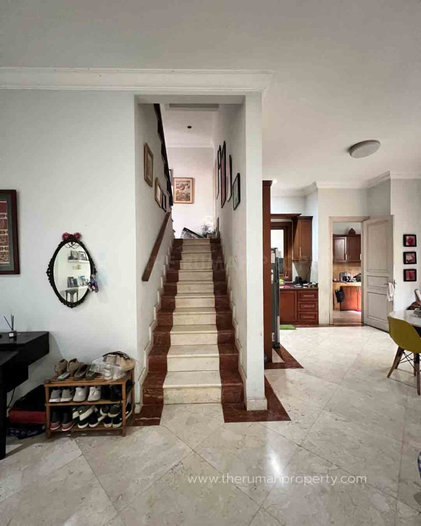 Jual-Townhouse-3-Lantai-di-Cilandak-Jakarta-Selatan-Akses-Mudah-ke-Tol-Cilandak-7