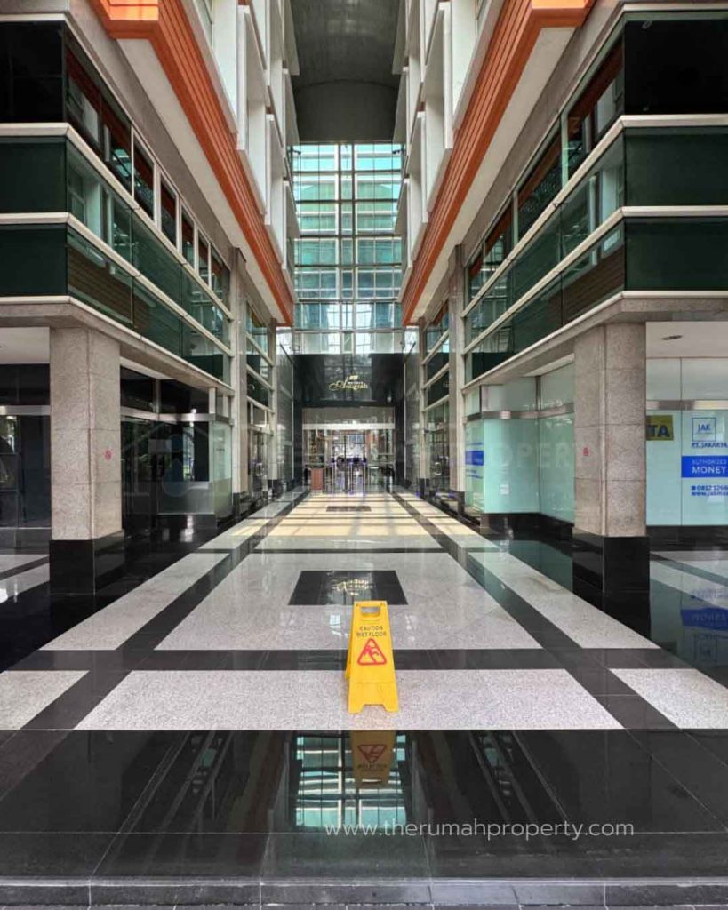 Kantor-Lokasi-Premium-Mega-Kuningan-Jakarta-Selatan-Parkir-Luas-5