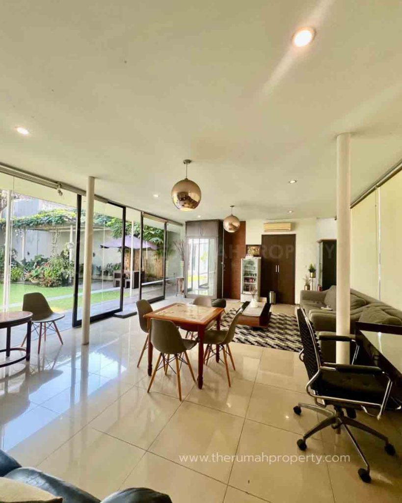 Rumah-1-Lantai-Disewakan-di-Kebayoran-Baru-Jarang-Ada-Best-Area-9