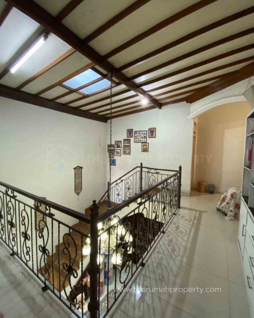 Rumah-2-Lantai-Dalam-Komplek-Kayu-Putih-Jaktim-Jalan-Lebar-Unit-Siap-Huni-9
