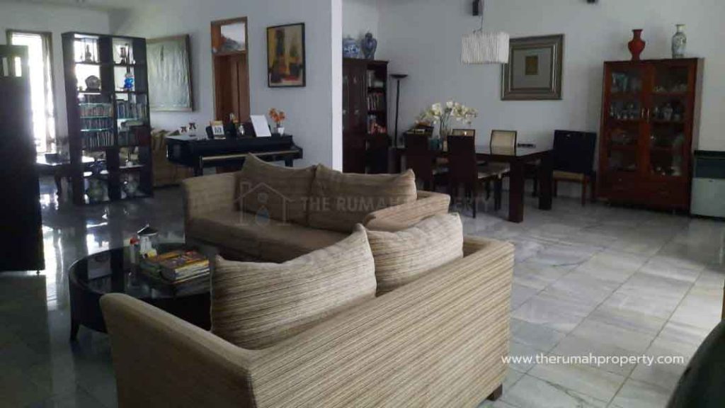 Rumah-2-Lantai-Disewakan-di-Senopati-Area-Kebayoran-Baru-Bisa-Untuk-Kantor-3