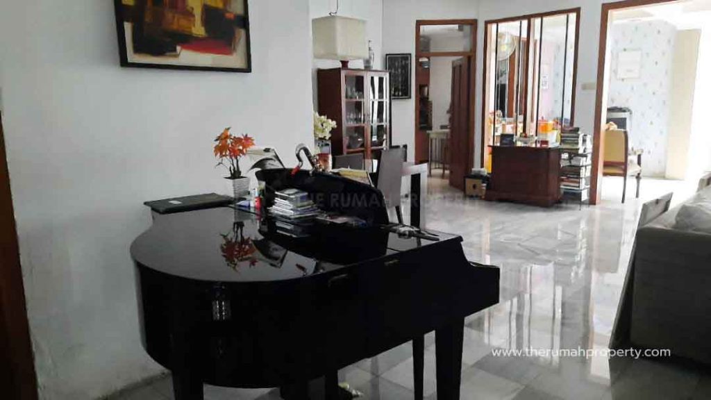 Rumah-2-Lantai-Disewakan-di-Senopati-Area-Kebayoran-Baru-Bisa-Untuk-Kantor-4