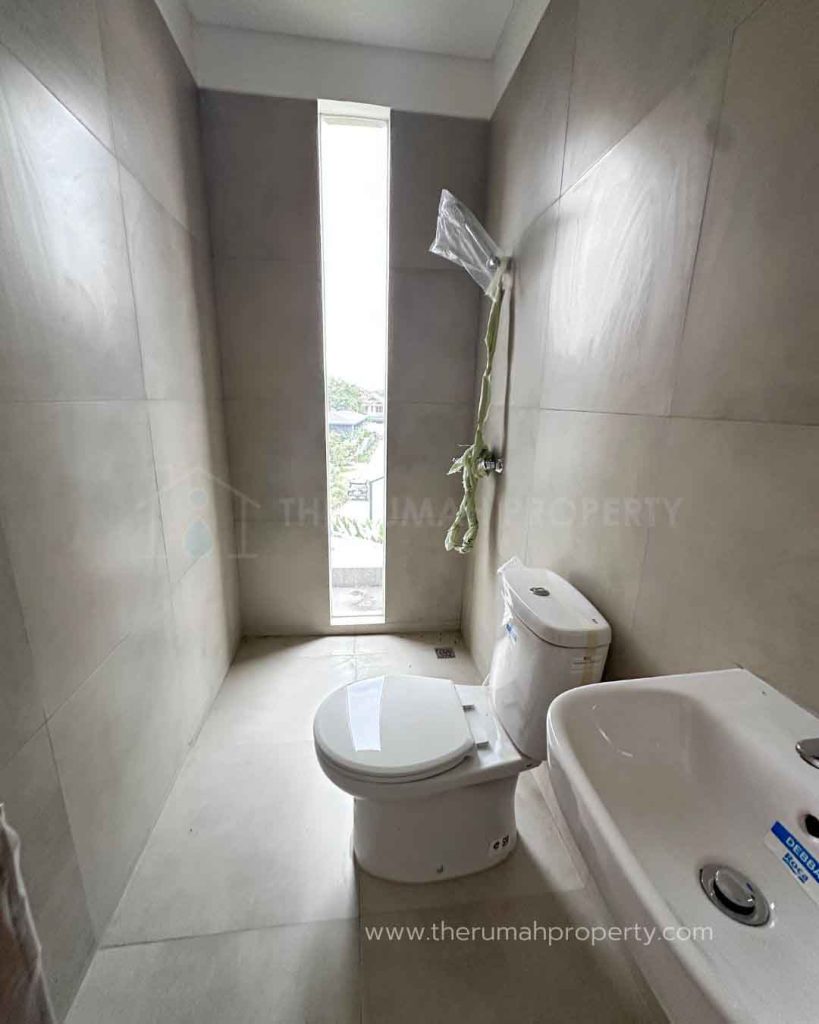 Rumah-2-Lantai-Lebak-Bulus-Jaksel-Dalam-Cluster-Desain-Tropikal-11