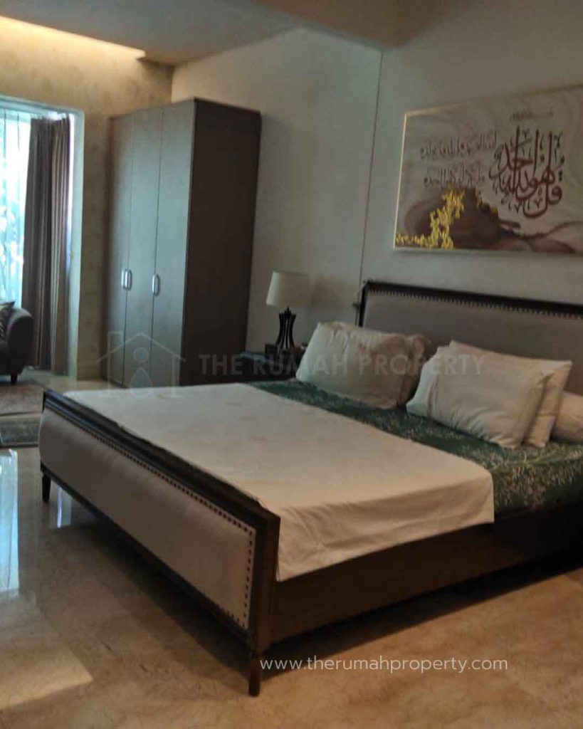Rumah-2-Lantai-Private-Pool-Komplek-Elit-Menteng-Jakarta-Pusat-10
