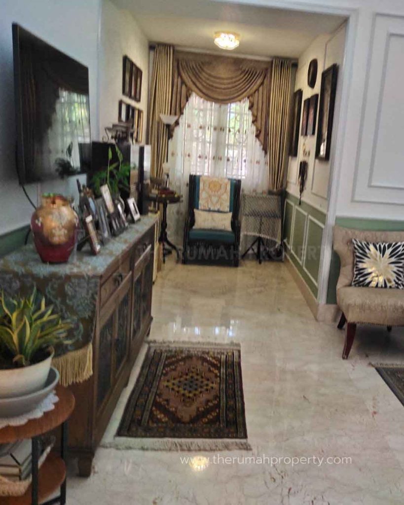 Rumah-2-Lantai-Private-Pool-Komplek-Elit-Menteng-Jakarta-Pusat-4