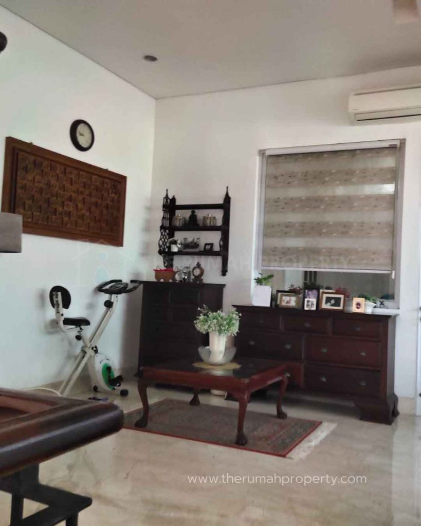 Rumah-2-Lantai-Private-Pool-Komplek-Elit-Menteng-Jakarta-Pusat-8