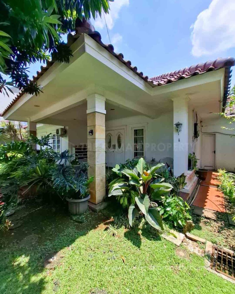Rumah-Bagus-Cipete-Jaksel-Dalam-Komplek-Depan-Taman-Fasilitas-Kolam-Renang-Pribadi-2