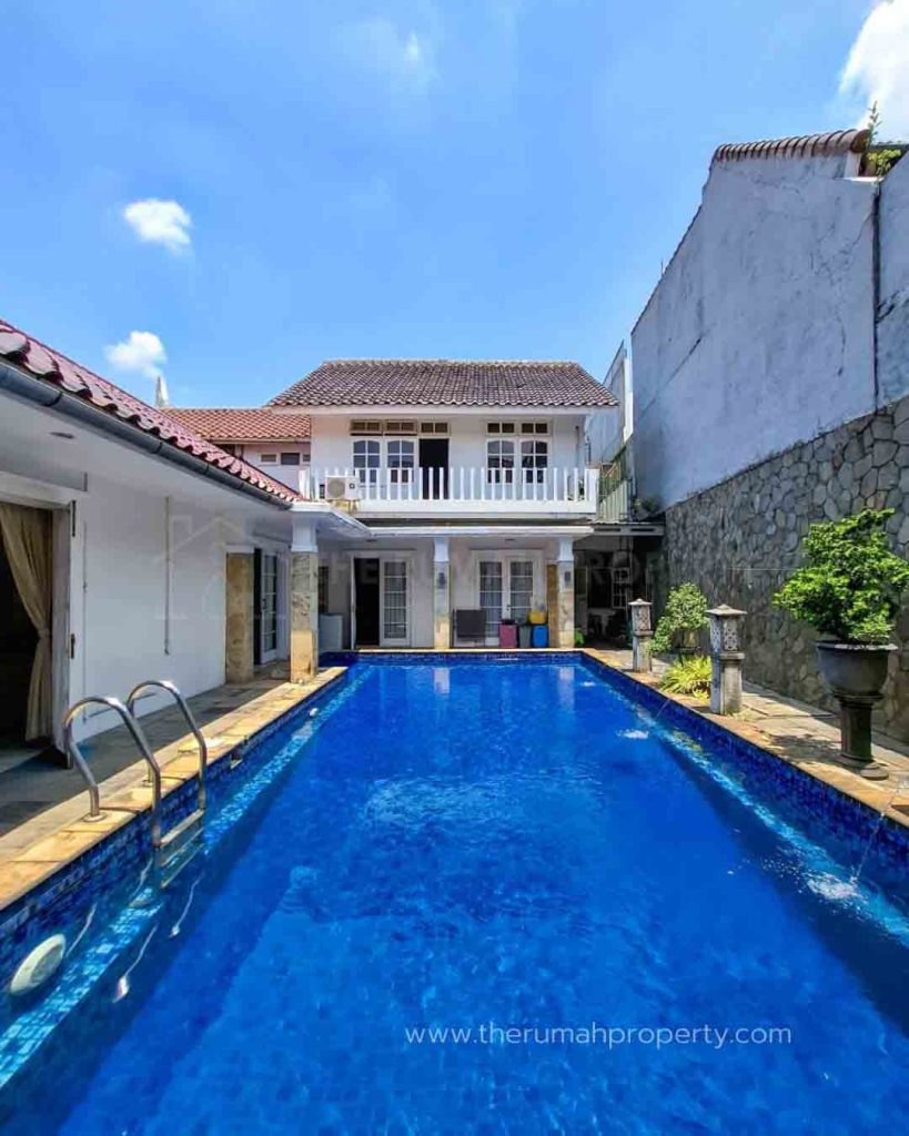Rumah-Bagus-Cipete-Jaksel-Dalam-Komplek-Depan-Taman-Fasilitas-Kolam-Renang-Pribadi-3