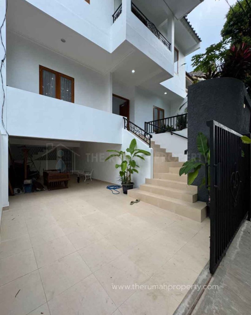 Rumah-Bagus-Dalam-Komplek-Gandul-Cinere-Akses-Mudah-4-Kamar-Tidur-2