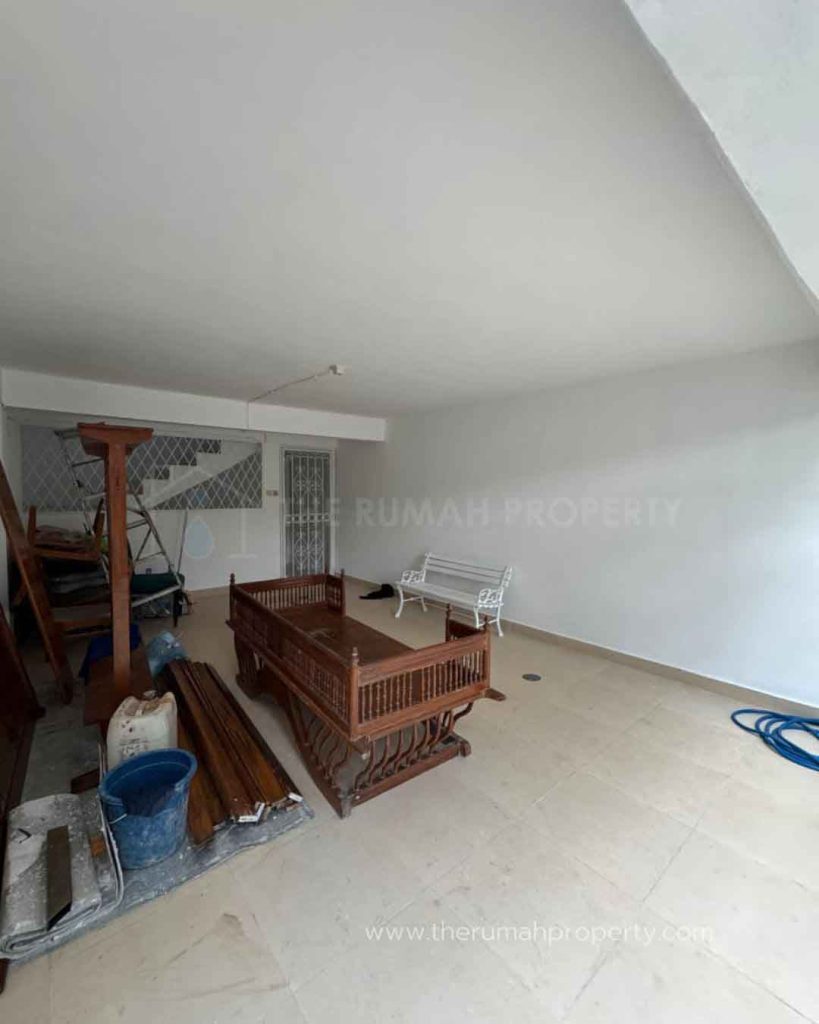 Rumah-Bagus-Dalam-Komplek-Gandul-Cinere-Akses-Mudah-4-Kamar-Tidur-4