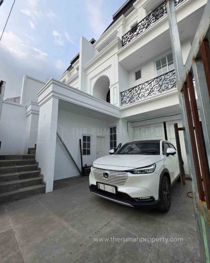 Rumah-Baru-3-Lantai-Dijual-di-Tebet-Jakarta-Selatan-Fasilitas-Kolam-Renang-dan-Lift-Pribadi-3