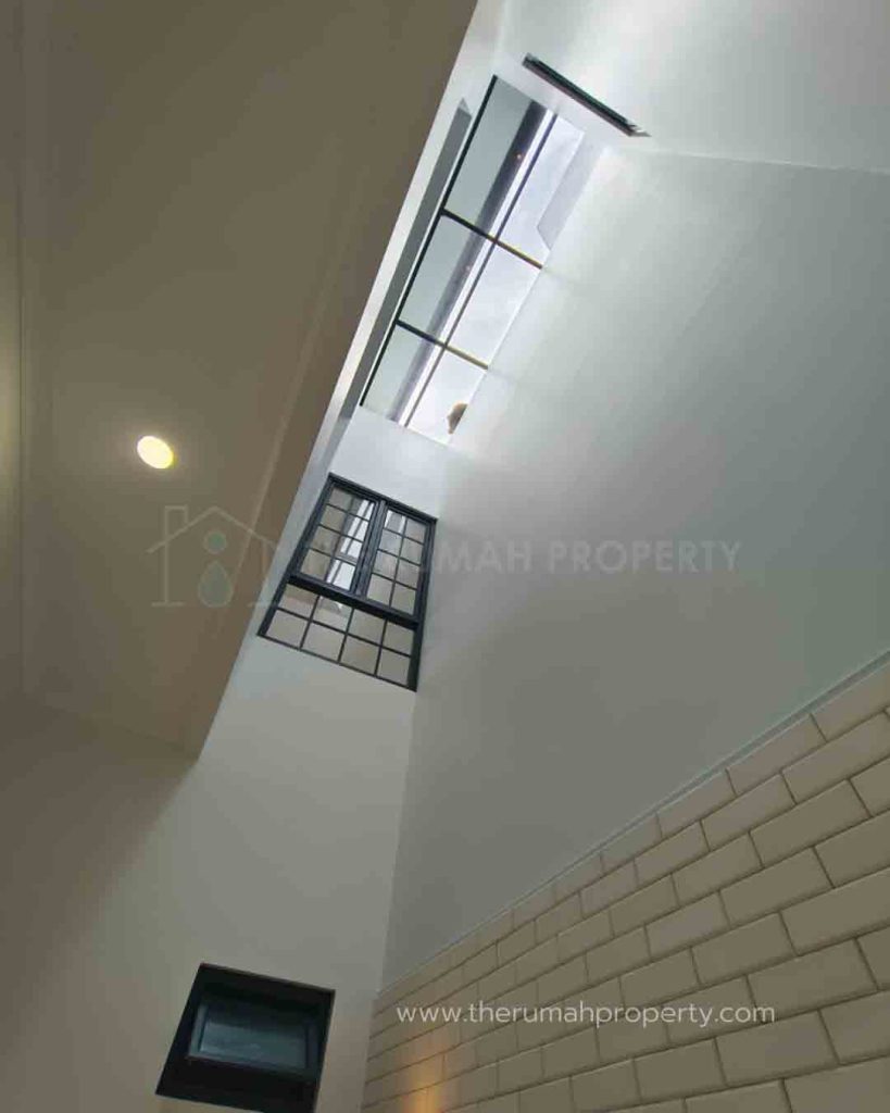 Rumah-Baru-Hook-American-Classic-Dijual-di-BSD-City-Dalam-Cluster-7