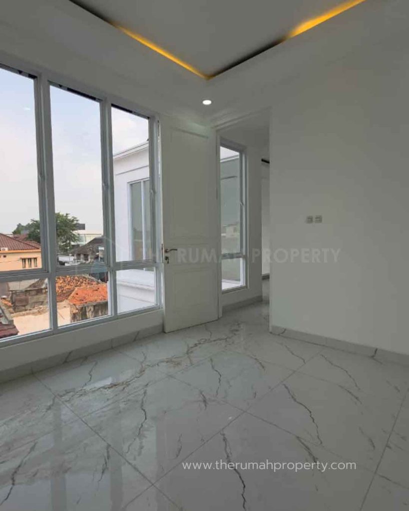 Rumah-Baru-Tebet-Jaksel-Desain-Modern-Private-Pool-dan-fasilitas-Lift-Pribadi-13