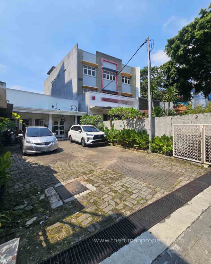 Rumah-Bisa-Untuk-Komersil-Usaha-Pinggir-Jalan-di-Cikini-Jakarta-Pusat-1
