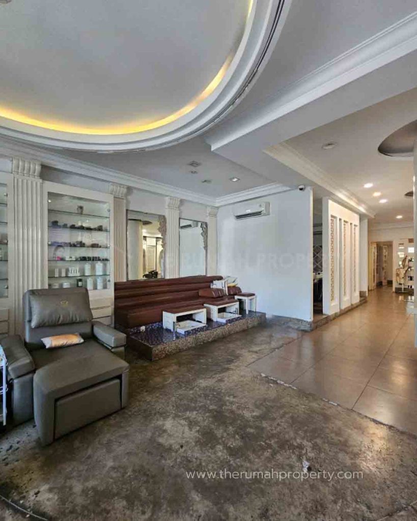 Rumah-Bisa-Untuk-Komersil-Usaha-Pinggir-Jalan-di-Cikini-Jakarta-Pusat-4