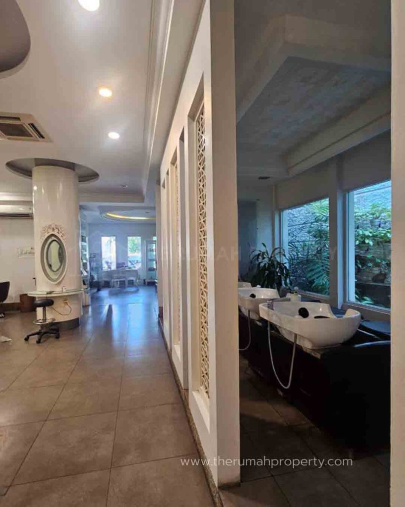 Rumah-Bisa-Untuk-Komersil-Usaha-Pinggir-Jalan-di-Cikini-Jakarta-Pusat-5