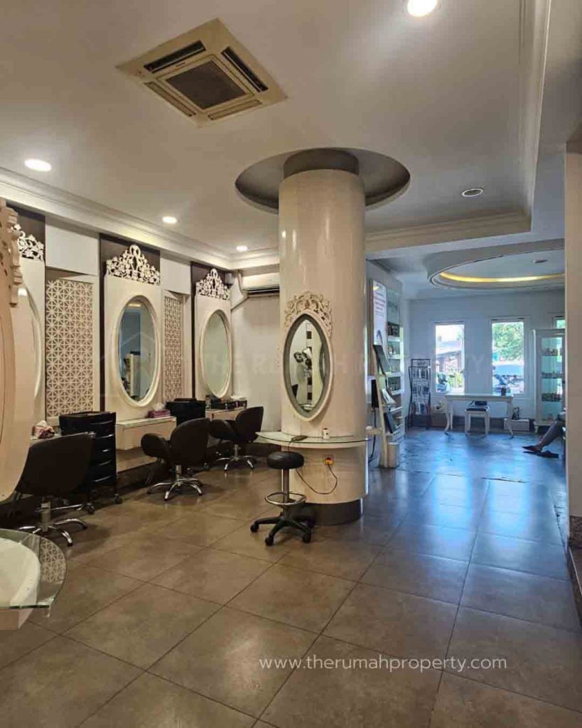 Rumah-Bisa-Untuk-Komersil-Usaha-Pinggir-Jalan-di-Cikini-Jakarta-Pusat-6